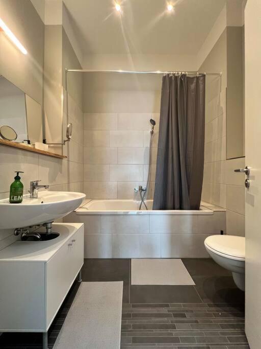 Loft 7 15Min Hbf 2Br Smart Tv Wifi Apartment Leipzig Bagian luar foto